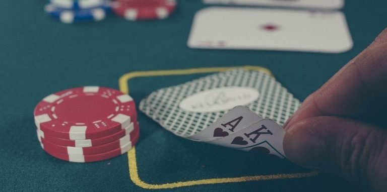Tabel pembayaran Kombinasi Number menampilkan rasio untuk setiap jenis kombinasi angka